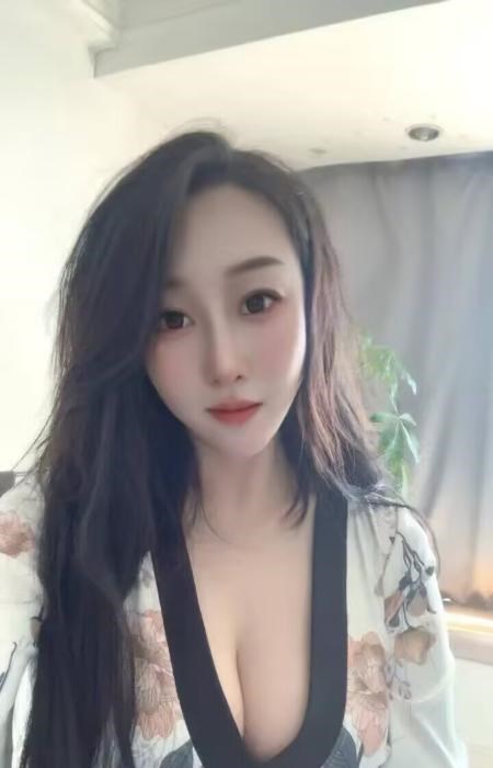 拉丝水床少妇琪琪 图片 2