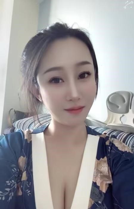 拉丝水床少妇琪琪 图片 3