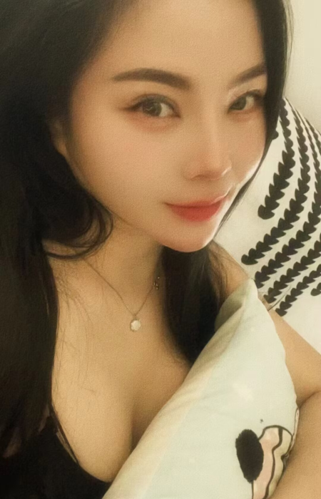 南山性感水多大胸御姐 图片 2