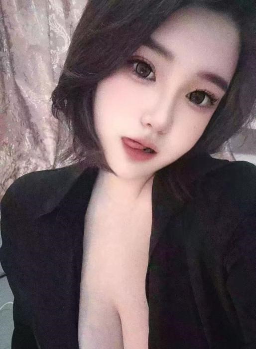 大波性感小骚妇 图片 3