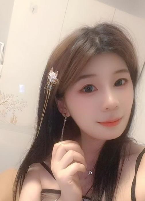 翘臀小蛮腰美女 图片 2