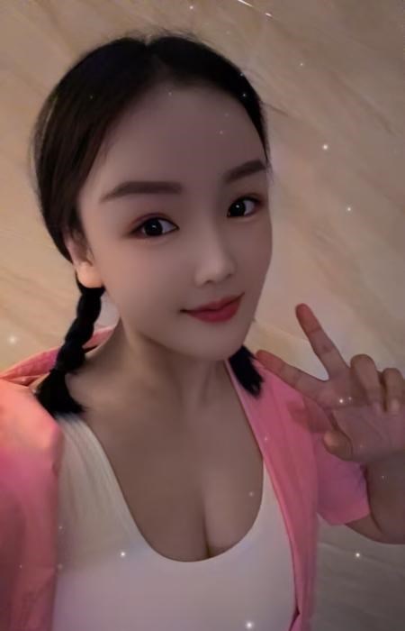 前凸后翘小甜妹 图片 3
