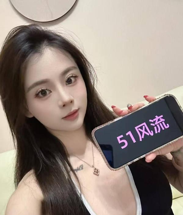 罗湖前凸后翘妹子 图片 3